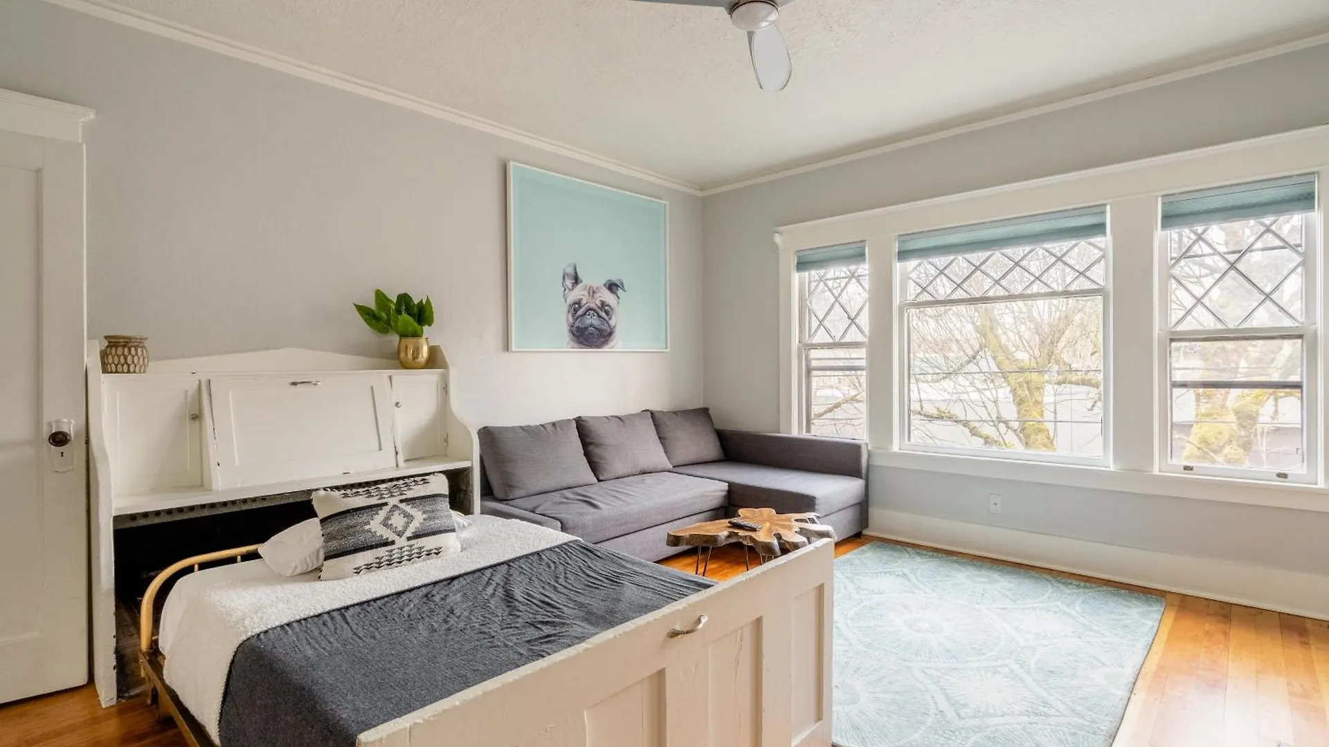 Stay Portland - Portland Classic - Parks, Eateries & Local Shops Apartment