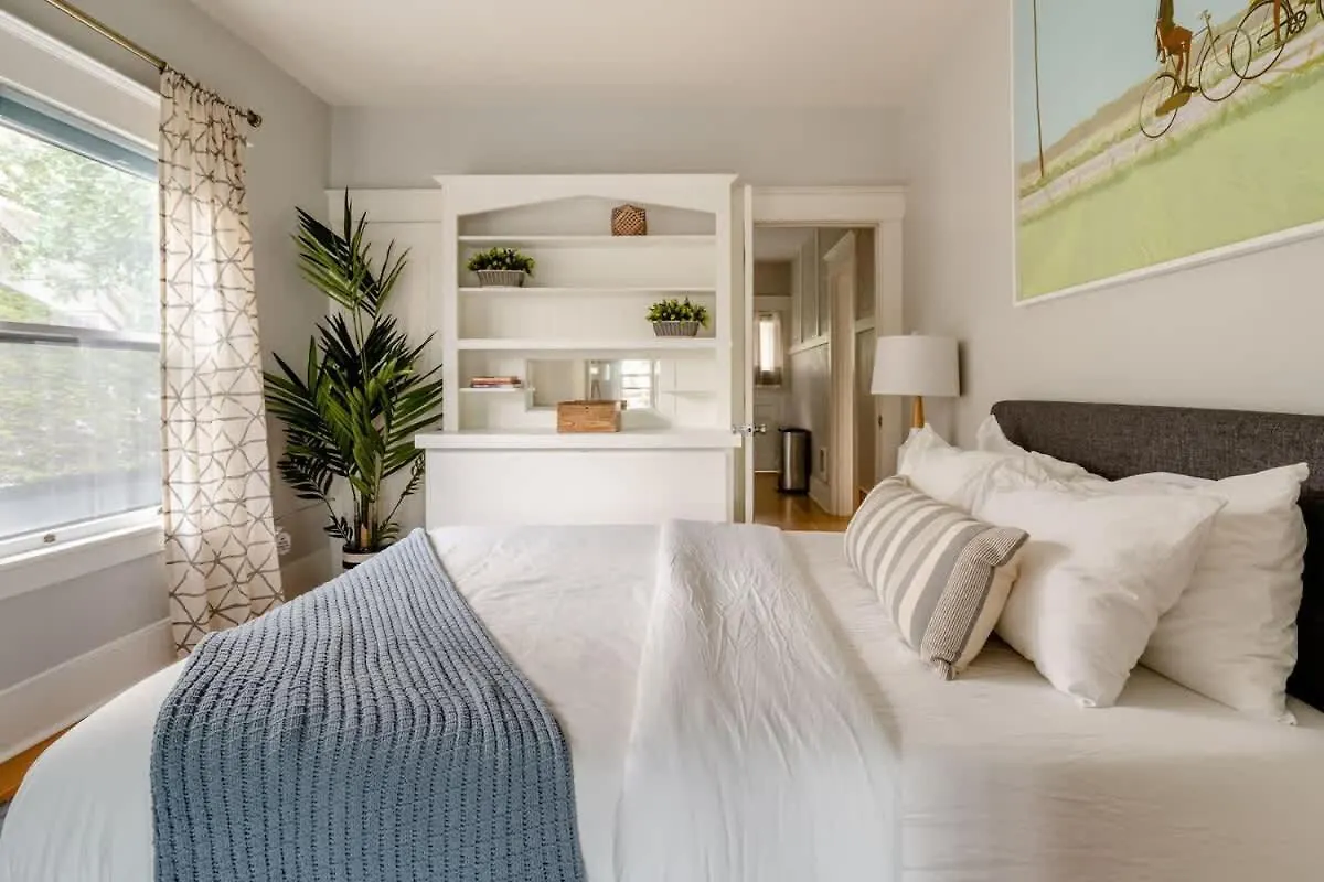 Stay Portland - Portland Classic - Parks, Eateries & Local Shops 0*,