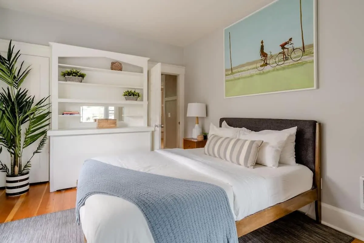 Stay Portland - Portland Classic - Parks, Eateries & Local Shops